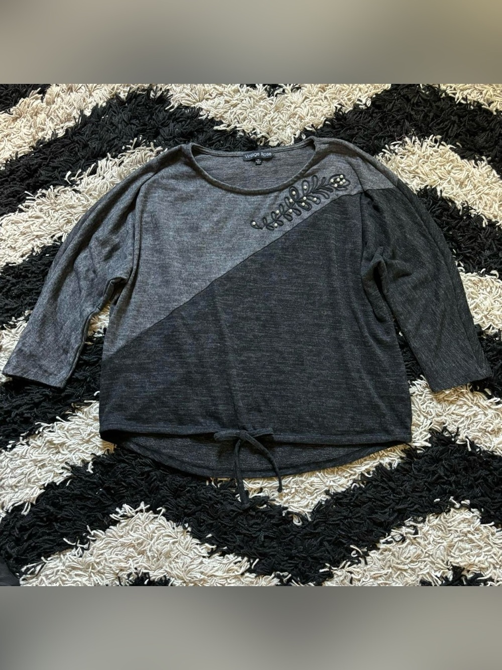 Faux Pearl Beaded Floral Grey Black Colorblock Cropped Sleeve Slouchy Fit Shirt